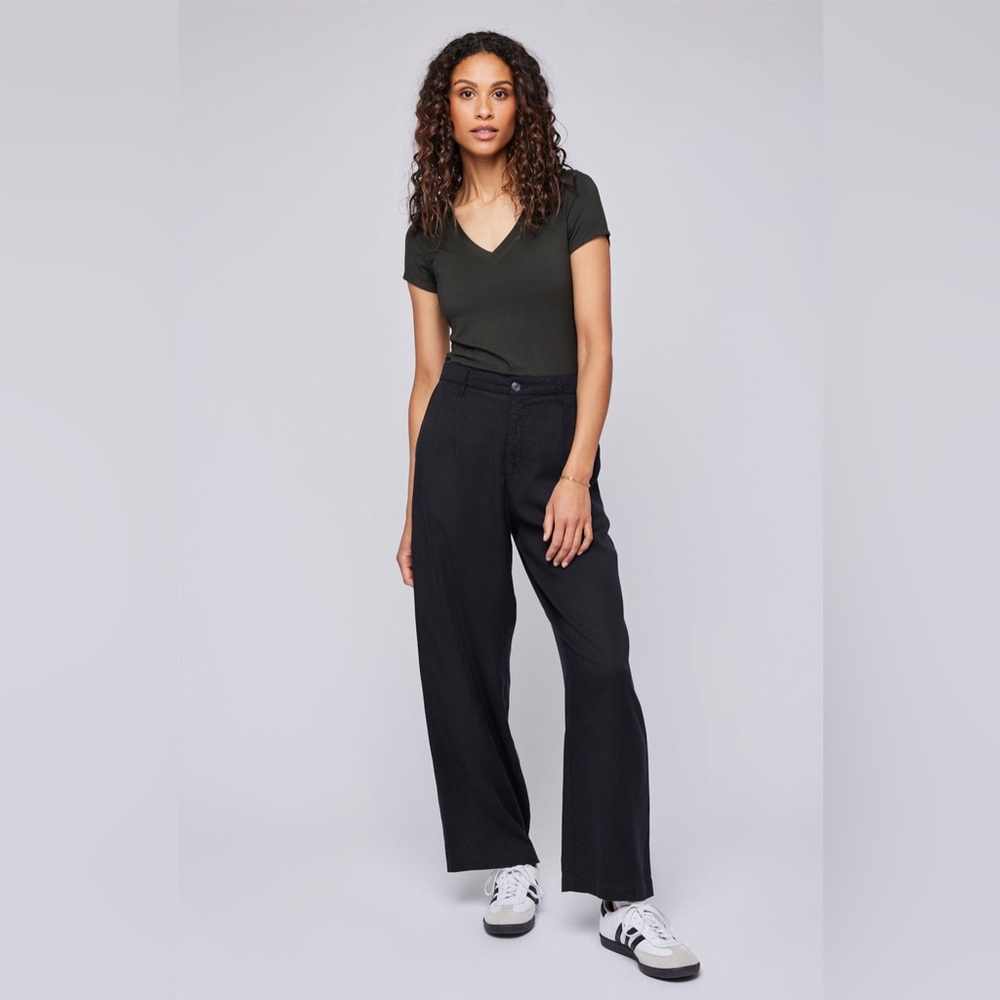 GENTLE FAWN Nellie V-Neck Slim Fit T-Shirt in Black - Size Large NWT